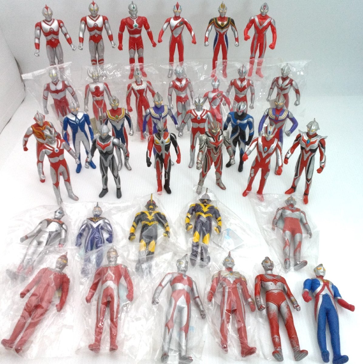 ウルトラマン フィギュア ソフビ 人形 37体まとめ 当時物 ウルトラの父 ウルトラセブン ウルトラマンエース ネクサス ナイス 【道楽札幌】