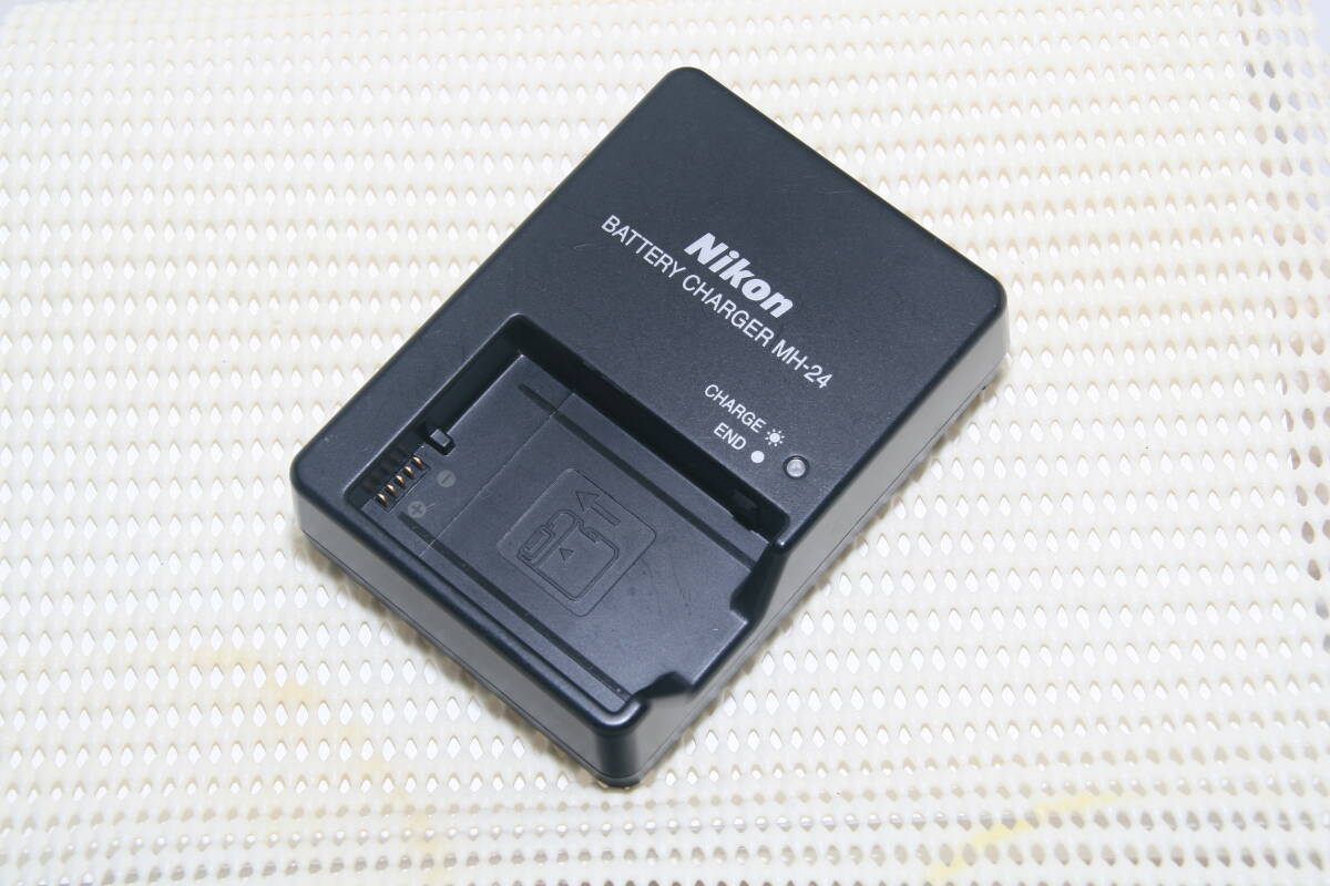 ［ＭＣ］送料込み　　中古品　ニコン充電器?。停龋玻础”倔w