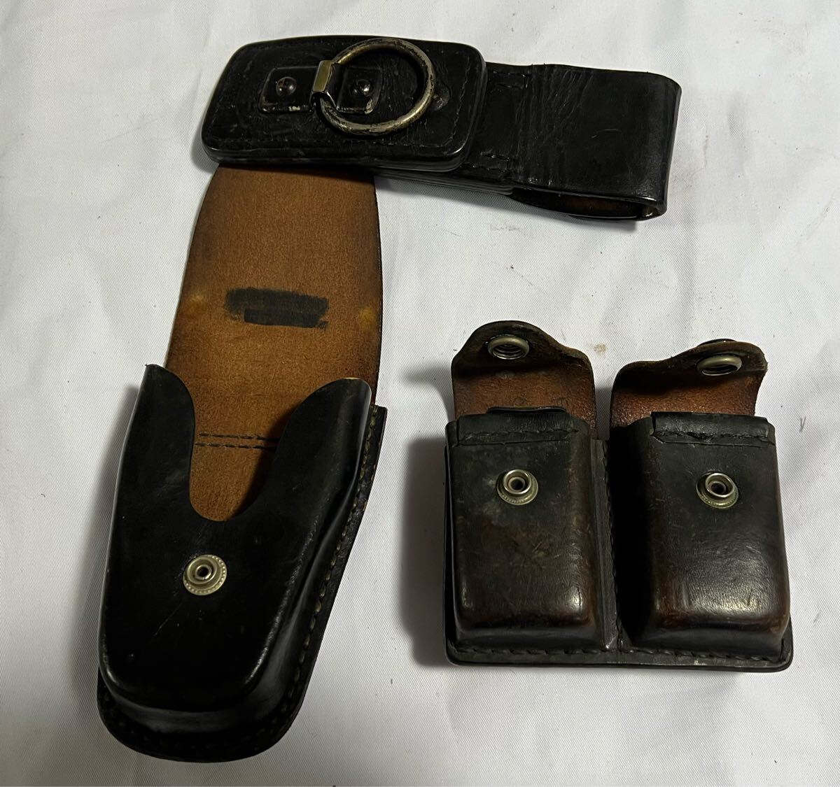 骨董 昭和 警察 帯革 ニューナンブ ホルスター 弾入れ 手錠入れ 骨董 昭和 警察 帯革 ニューナンブ ホルスター 弾入れ 手錠入れ