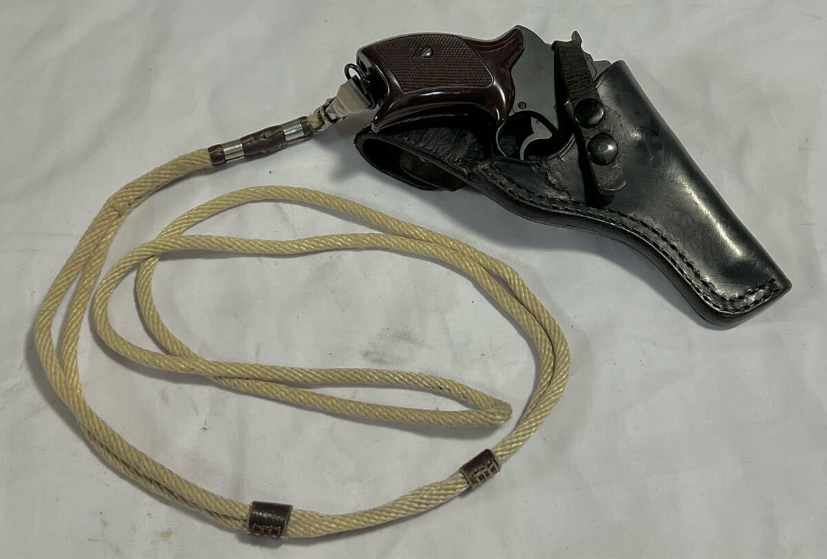 骨董 昭和 警察 帯革 ニューナンブ ホルスター 弾入れ 手錠入れ 骨董 昭和 警察 帯革 ニューナンブ ホルスター 弾入れ 手錠入れ