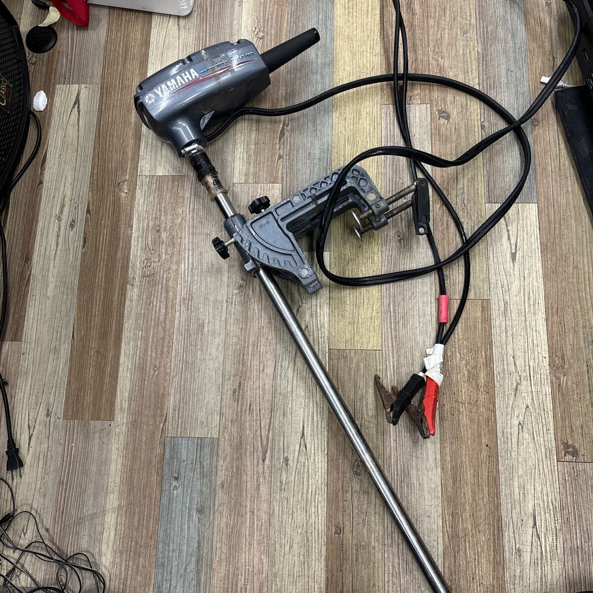 ジャンク品 YAMAHA ヤマハ マリンモーター M-25 ハンドエレキ ジャンク品 YAMAHA ヤマハ マリンモーター M-25 ハンドエレキ