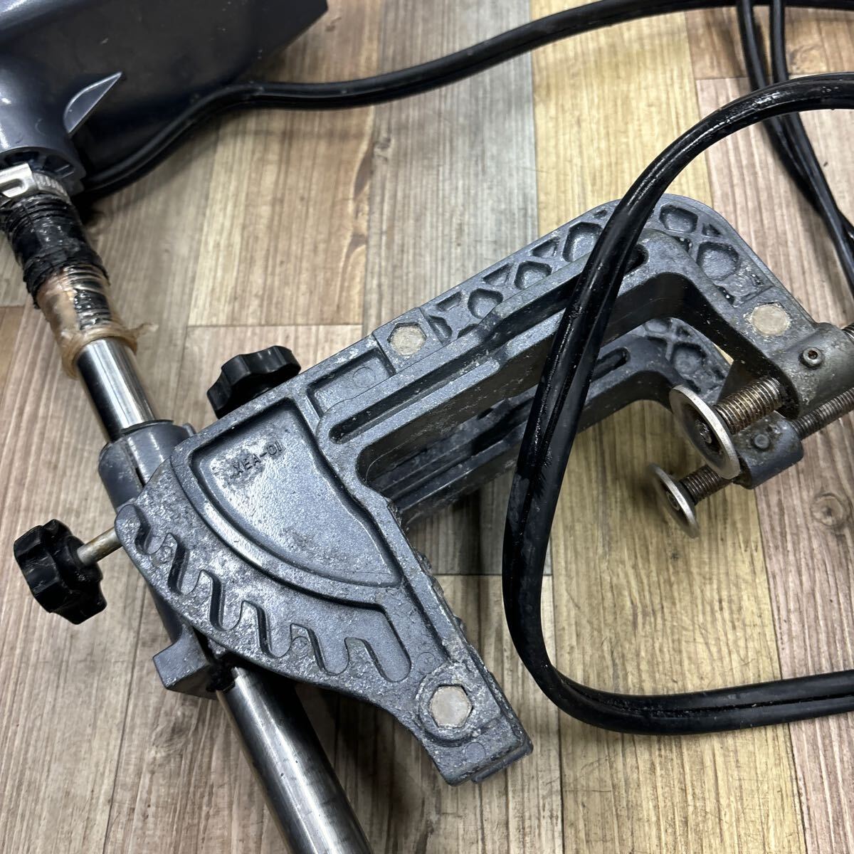 ジャンク品 YAMAHA ヤマハ マリンモーター M-25 ハンドエレキ ジャンク品 YAMAHA ヤマハ マリンモーター M-25 ハンドエレキ