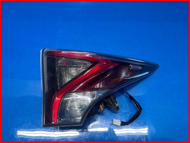 プリウス　ZVW50　テールランプ右　管理番号　5200送料込4本セット 総額 142,800円 本州4本送込 2023年製 BLIZZAK DM-V3 275/40R20 BRIDGESTONEブリヂストン ブリザックスタッドレス ☆