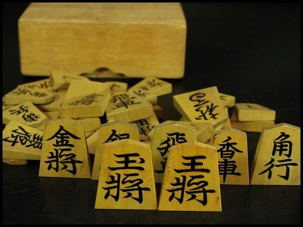 金閣】将棋 駒 在銘 柘植 木製 42枚 旧家蔵出 送料無料(YC399 金閣】将棋 駒 在銘 柘植 木製 42枚 旧家蔵出 送料無料(YC399