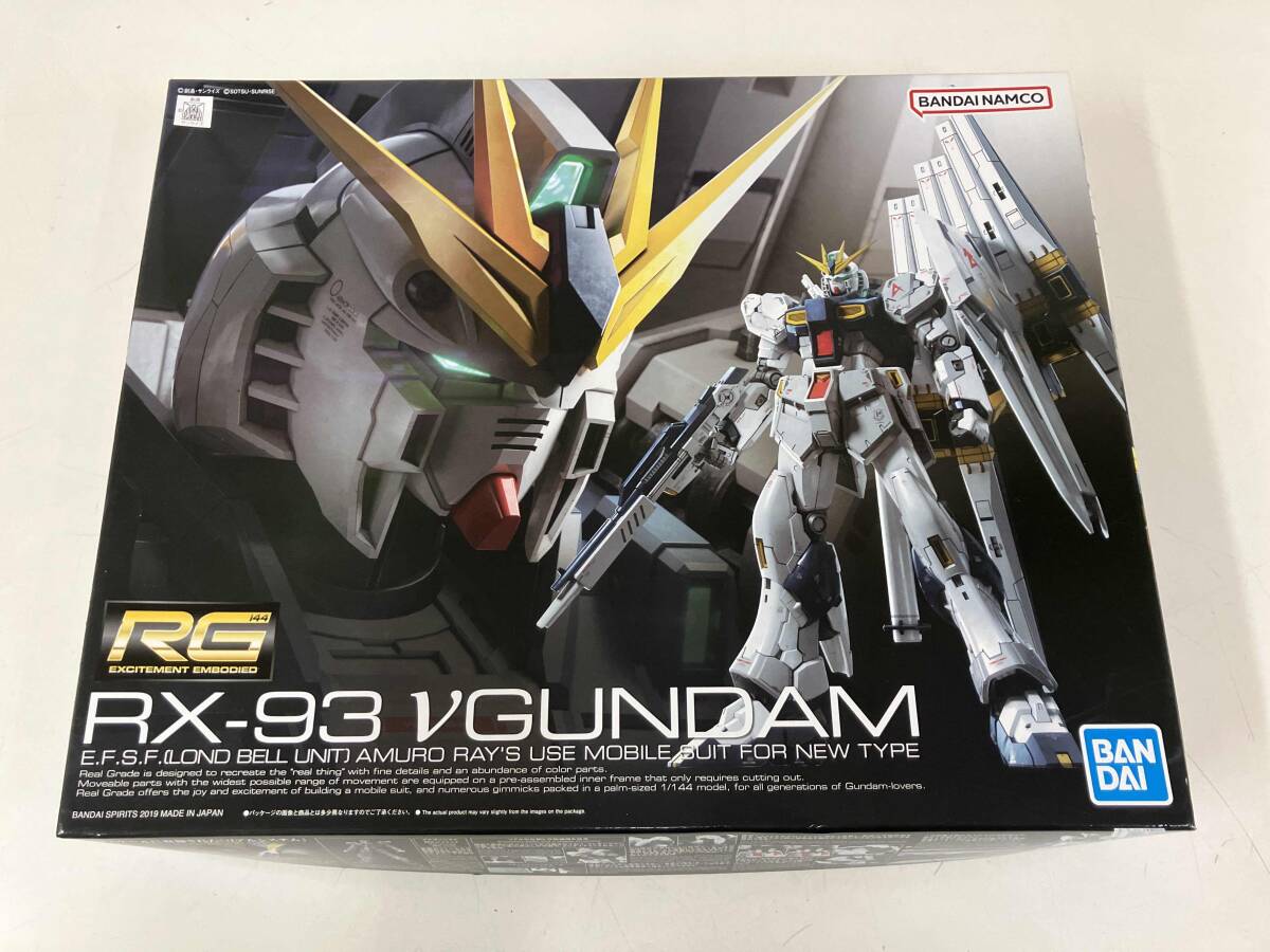 プラモデル バンダイ 1/144 νガンダム RG 「機動戦士ガンダム 逆襲のシャア」