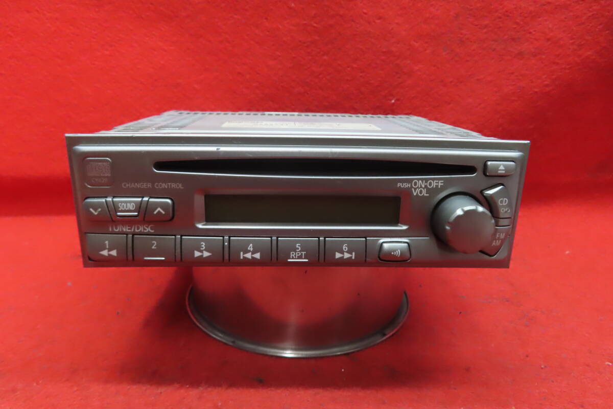 *CS1605* гарантия работы есть / Nissan оригинальный Wingroad WFY11 PP-2448P CD плеер панель Car Audio корпус только 