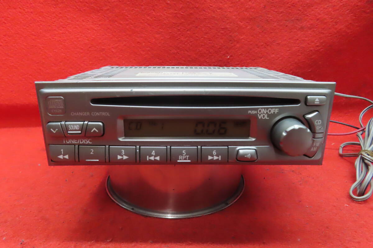 *CS1605* гарантия работы есть / Nissan оригинальный Wingroad WFY11 PP-2448P CD плеер панель Car Audio корпус только 