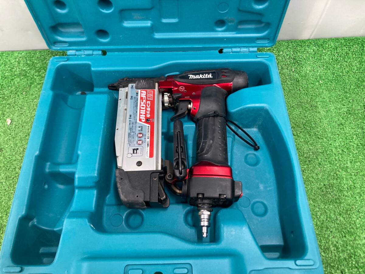 中古品】☆makita(マキタ) 高圧50㎜ピンタッカ エアダスタ付 中古品】☆makita(マキタ) 高圧50㎜ピンタッカ エアダスタ付