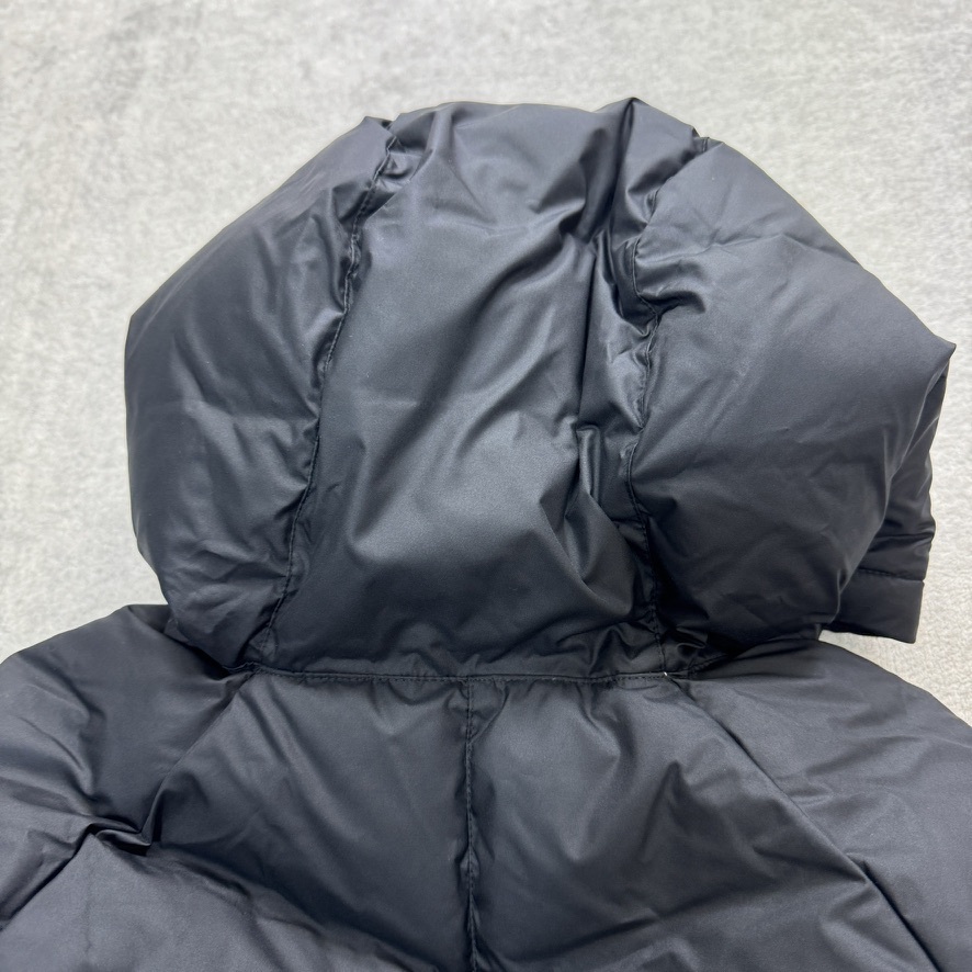 160cm 新品未使用 NIKE ナイキ シンセティック フィル フーディ 160cm 新品未使用 NIKE ナイキ シンセティック フィル フーディ