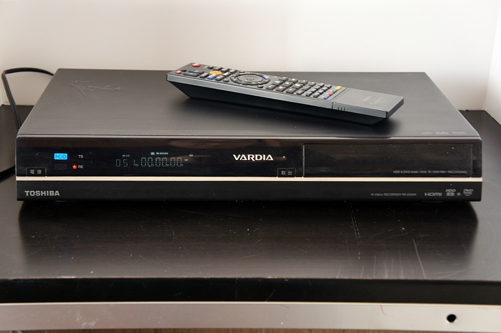 TOSHIBA 東芝 VARDIA RD-E305K ハイビジョンDVDレコーダー TOSHIBA 東芝 VARDIA RD-E305K ハイビジョンDVDレコーダー