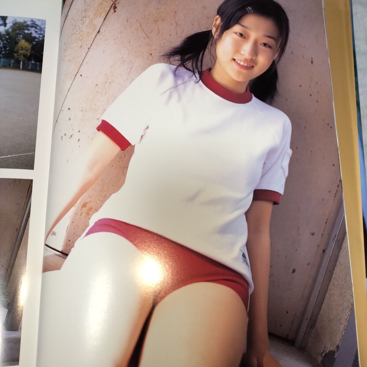 【中学三年の夏、はじめて恋をした。】小沢加奈子 写真集「15才」　2001年発売 p2421