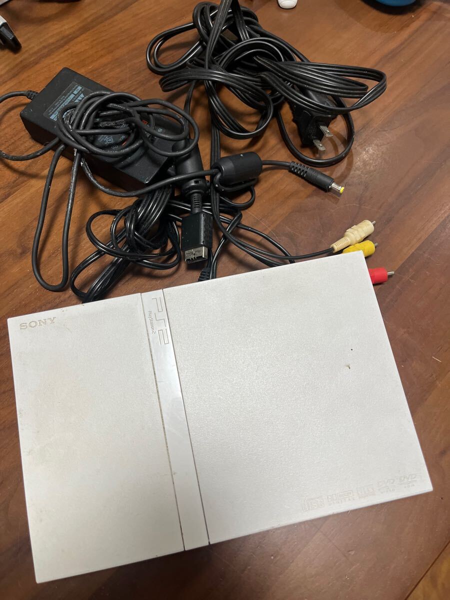 動作未確認　PS2 プレイステーション2 SCPH-70000 クラシックホワイト 本体 互換アダプター 付属 Playstation2