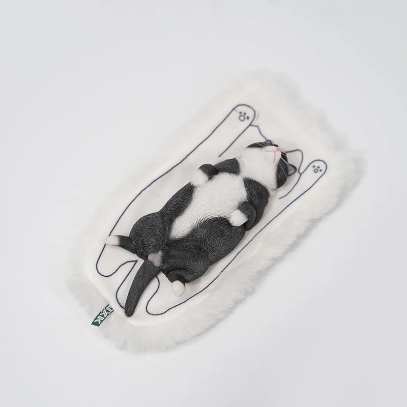 1/6サイズ クッションの上で、ヘソ天で眠る、黒白猫 リアルフィギュア ネコ動物彫像置物 ネコ好きプレゼント輸入品JXK-170D