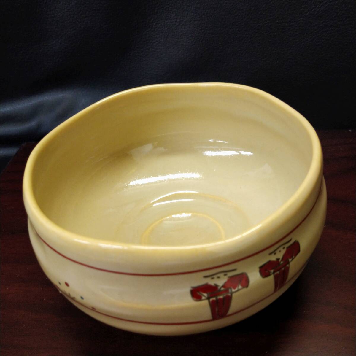 希少】赤膚焼 大塩昭山 作 奈良絵 茶碗 落款あり【茶道具 和食器 希少】赤膚焼 大塩昭山 作 奈良絵 茶碗 落款あり【茶道具 和食器