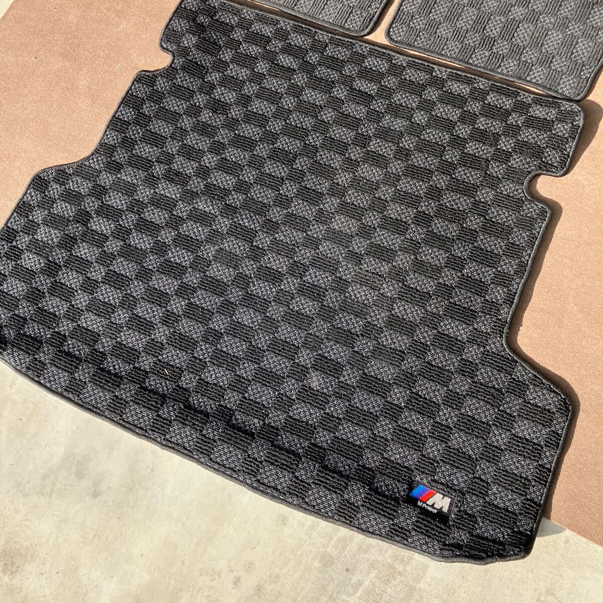 ラゲッジマット付き