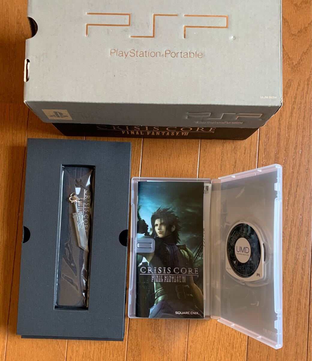 PSP-2000 クライシスコア ファイナルファンタジーVII 10th PSP-2000 クライシスコア ファイナルファンタジーVII 10th