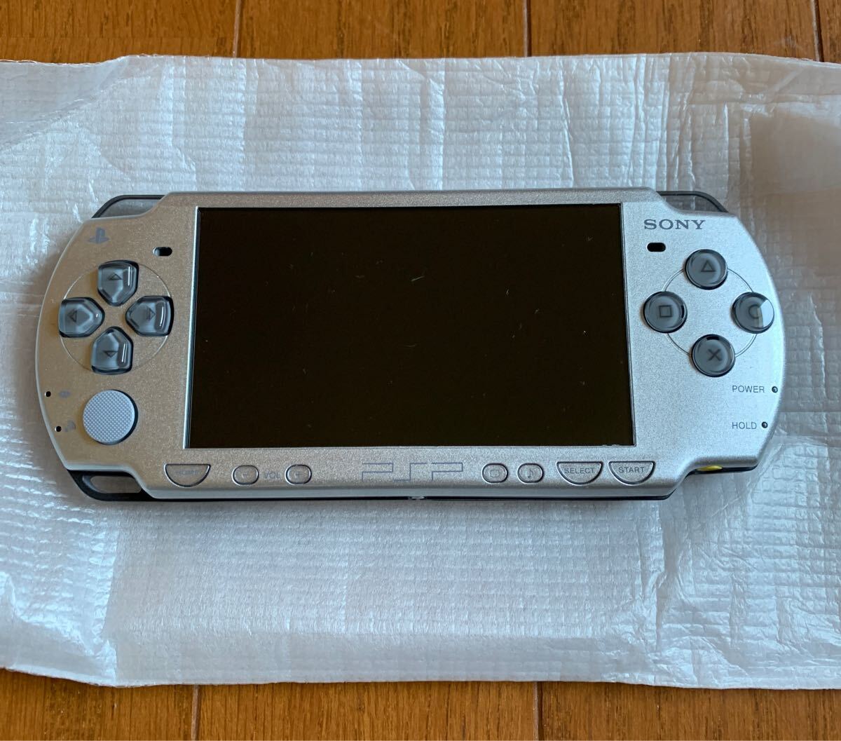 PSP-2000 クライシスコア ファイナルファンタジーVII 10th PSP-2000 クライシスコア ファイナルファンタジーVII 10th