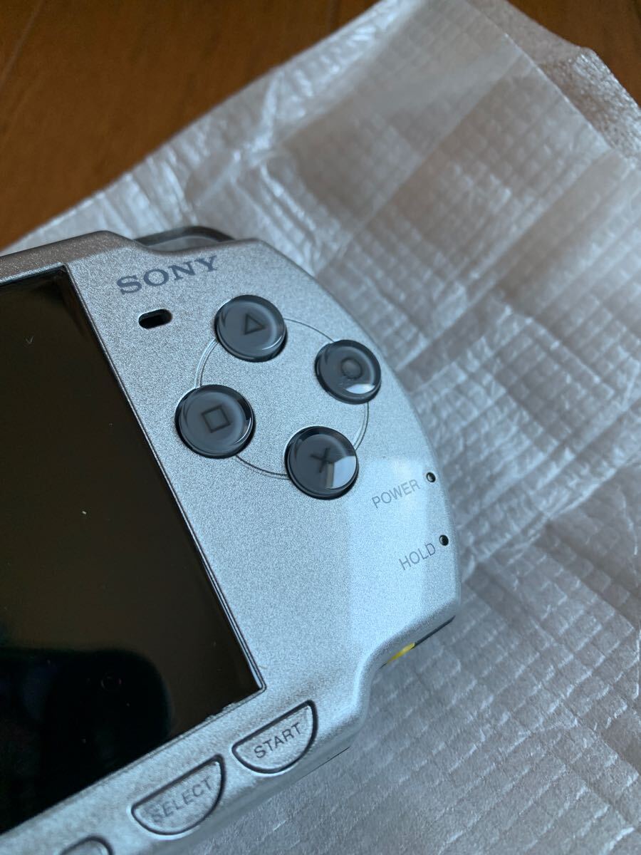 PSP-2000 クライシスコア ファイナルファンタジーVII 10th PSP-2000 クライシスコア ファイナルファンタジーVII 10th