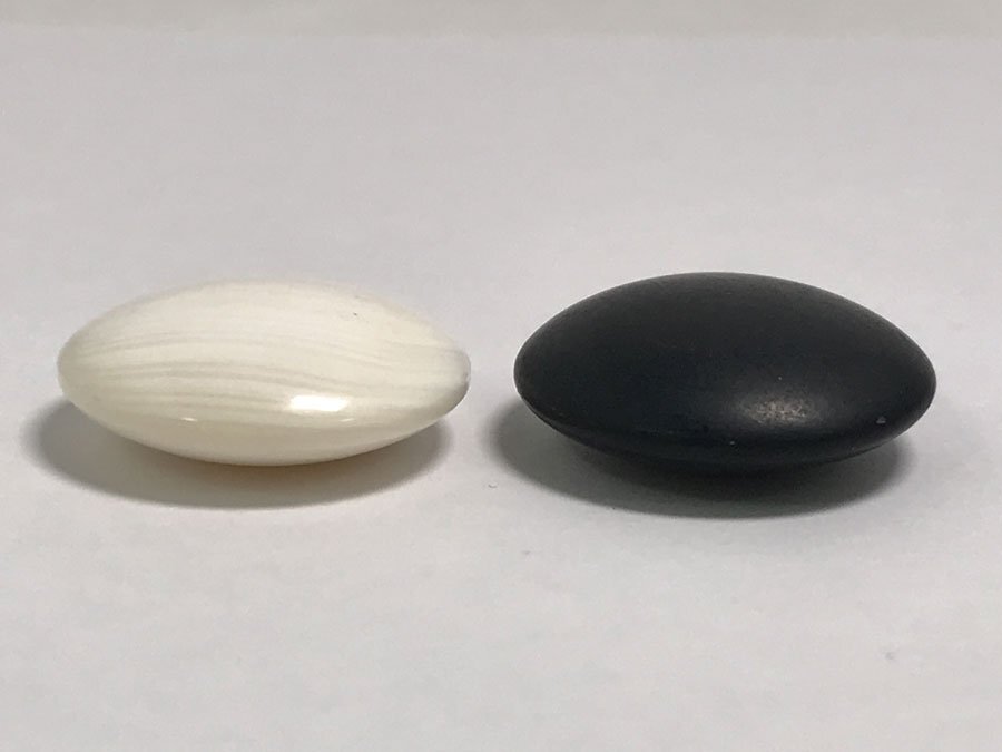 △80Q380△囲碁碁石【本蛤白178個・那智黒179個】紅木紫檀碁笥箱 △80Q380△囲碁碁石【本蛤白178個・那智黒179個】紅木紫檀碁笥箱