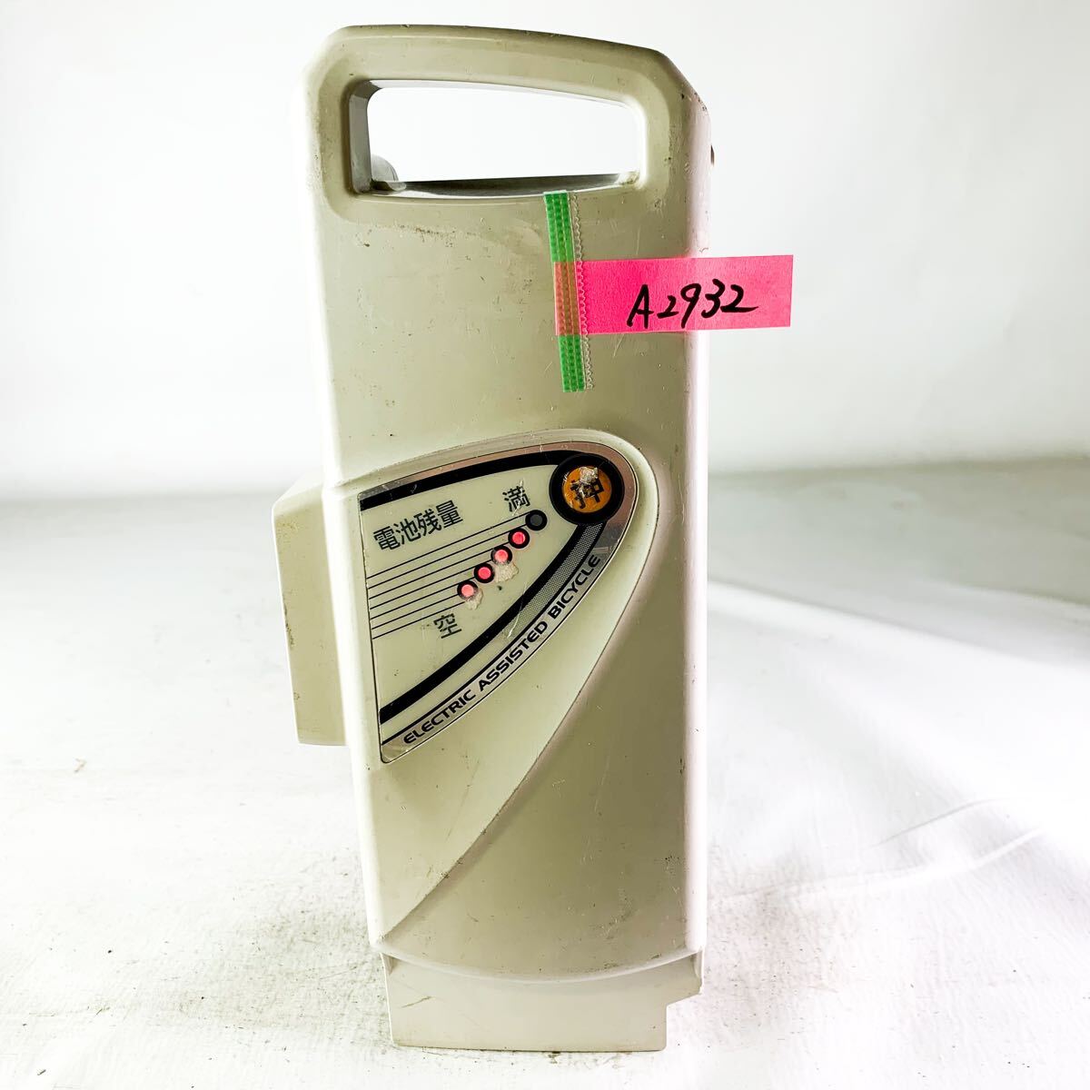 動作品　A2932 パナソニック 8Ah 4点灯 NKY326B02 電動自転車バッテリー 動作品　自転車バッテリー Panasonic 40726