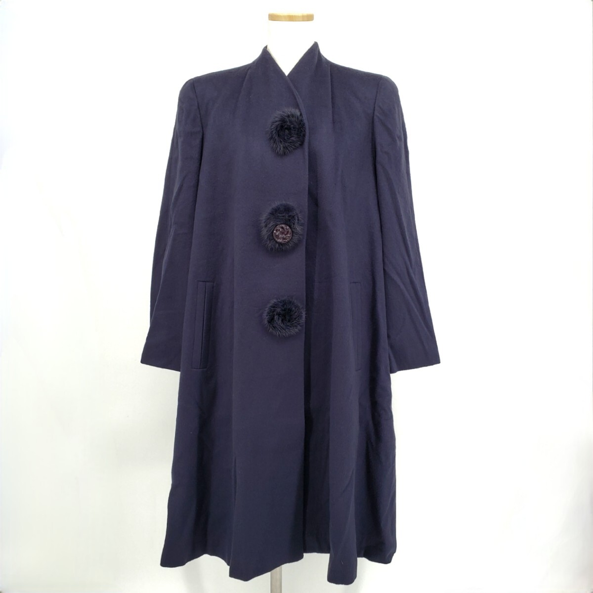 ＊b 【高級カシミヤの滑らか質感】 パリエンヌ PARIENNE カシミヤ ミンクファー釦 ノーカラー コート 7サイズ 婦人服 アウター 紺 ネイビー