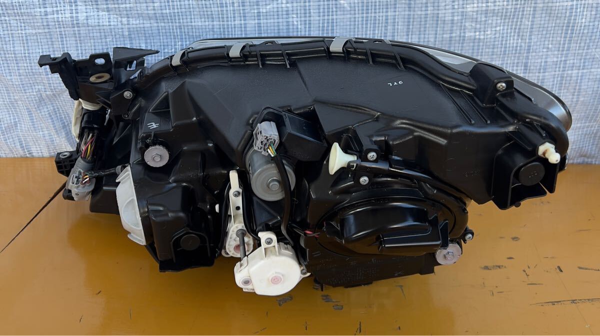 中古美品 レクサス LEXUS LS600h 600 UVF45 46 LS系 ハイブリッド 純正 3眼 LED 右 R ヘッドライト 運転席 KOITO 50-96 打刻モ 點燈確認済