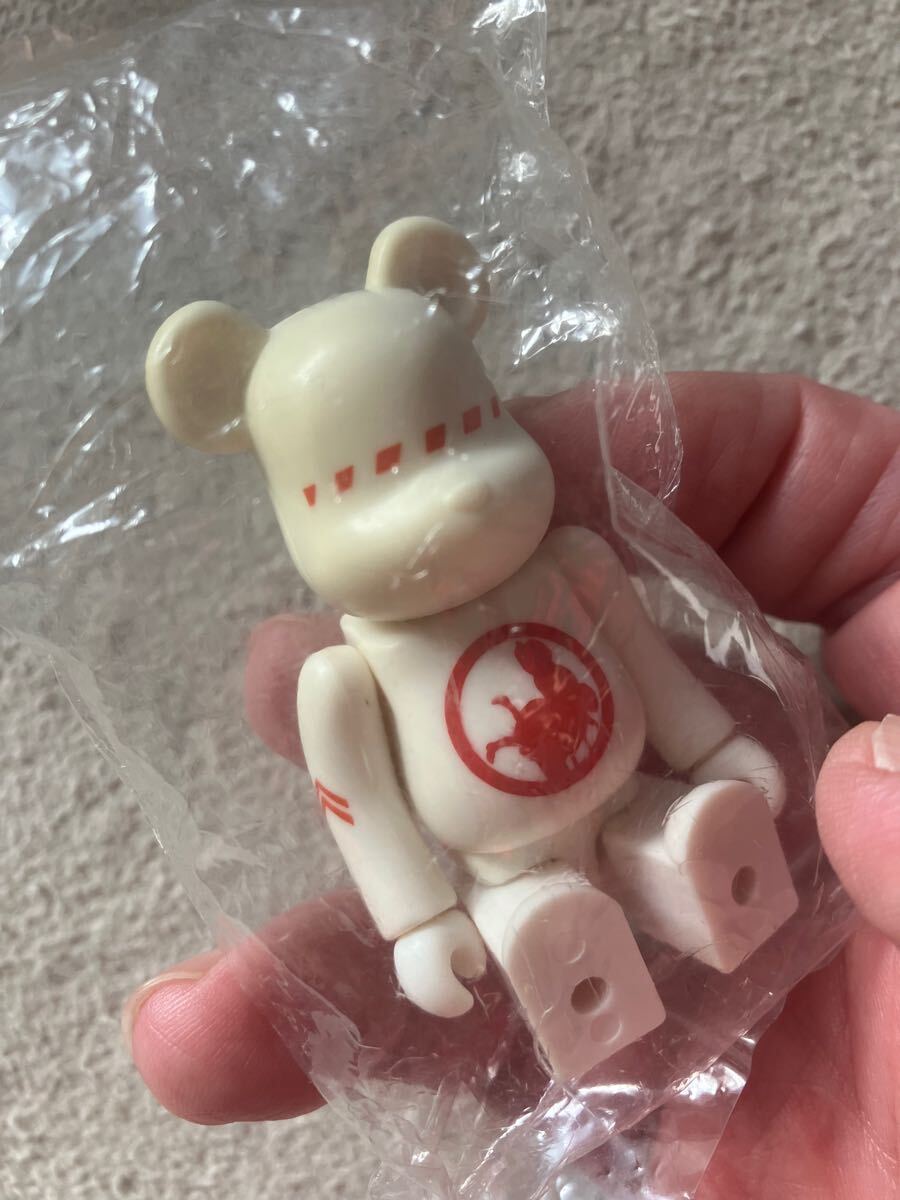 FUTURA BEARBRICK zippo PINS フューチュラとベアブリックの FUTURA BEARBRICK zippo PINS フューチュラとベアブリックの