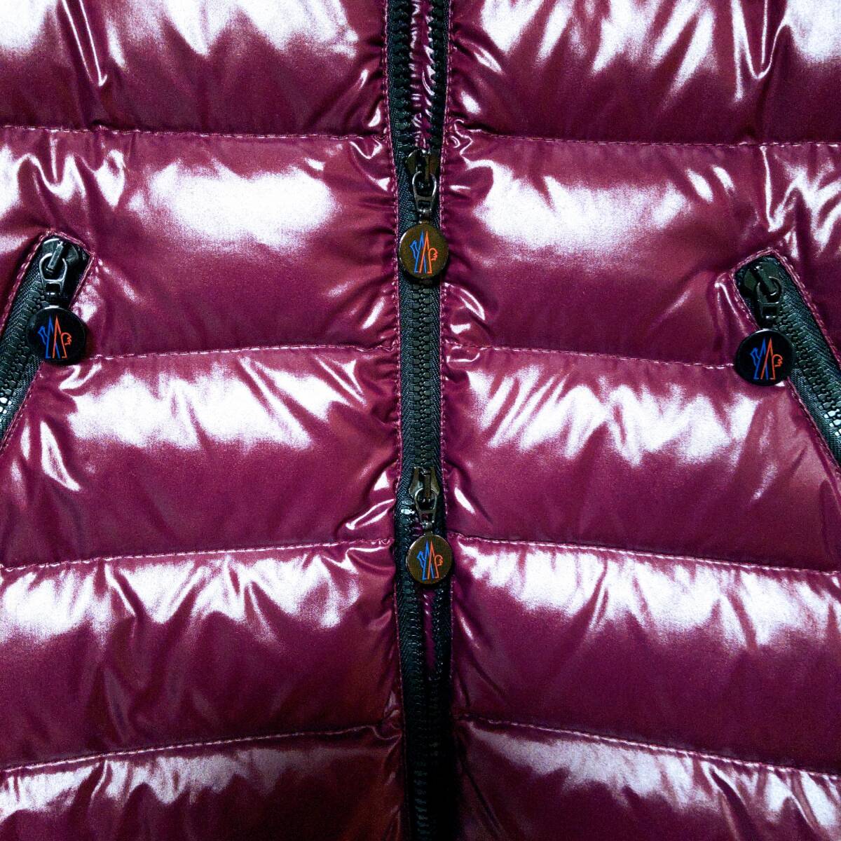 美品即決 モンクレール モカ MONCLER MOKA ダウンコート/ロングダウン フード付き ボルドー小豆色 O クリーニング済_画像5