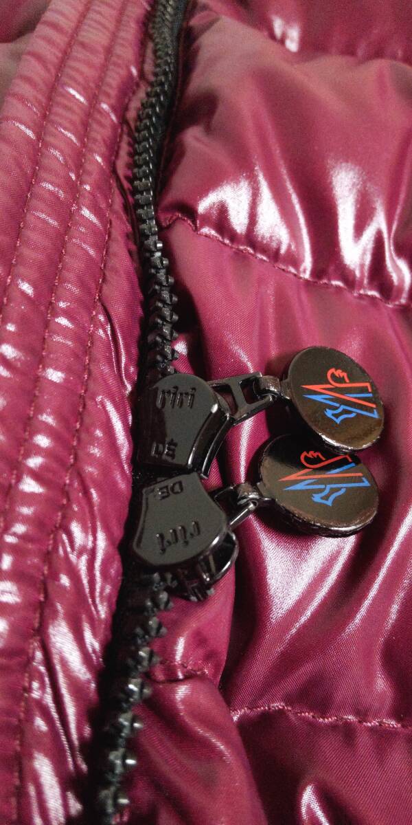 美品即決 モンクレール モカ MONCLER MOKA ダウンコート/ロングダウン フード付き ボルドー小豆色 O クリーニング済_画像10