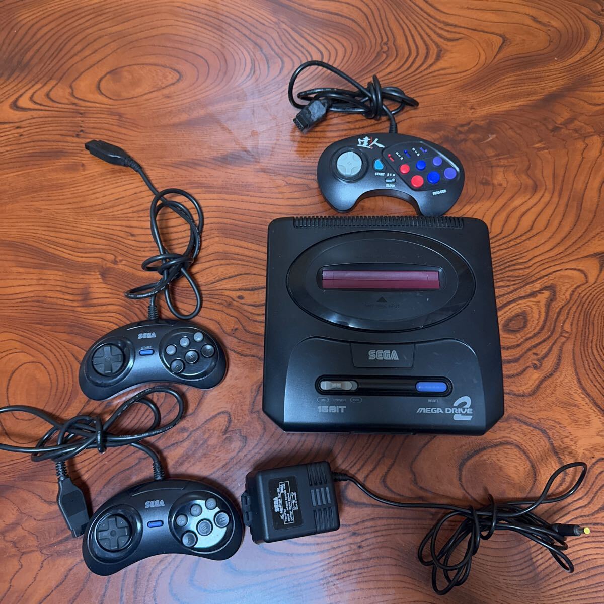 SEGA 16BIT HAA-2502 本体+専用　 コントローラー　3個　まとめ売り　ジャンク