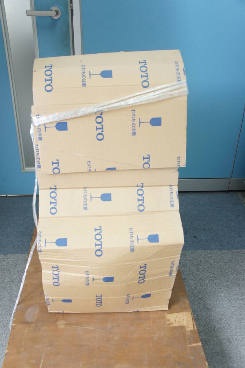 TOTO ☆新品☆ 直接引取り歓迎 床置床排水小便器 #NW1 U570 男性 TOTO ☆新品☆ 直接引取り歓迎 床置床排水小便器 #NW1 U570 男性