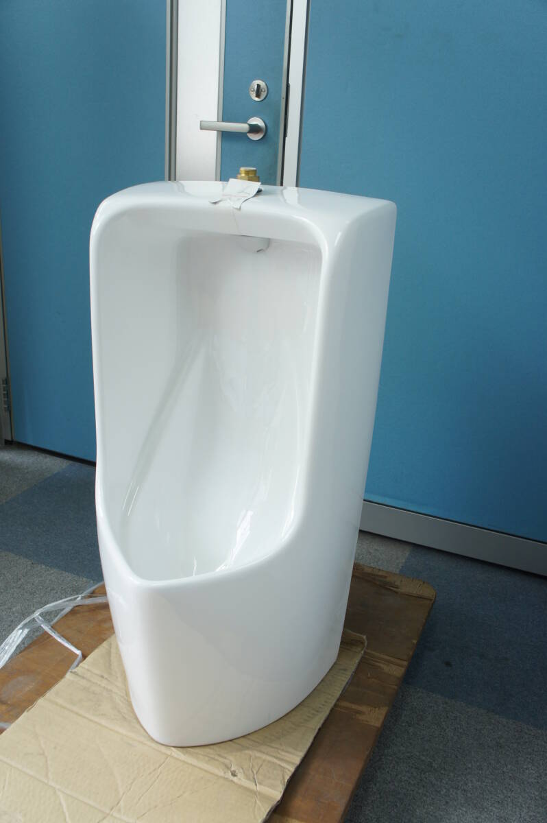 TOTO ☆新品☆ 直接引取り歓迎 床置床排水小便器 #NW1 U570 男性 TOTO ☆新品☆ 直接引取り歓迎 床置床排水小便器 #NW1 U570 男性