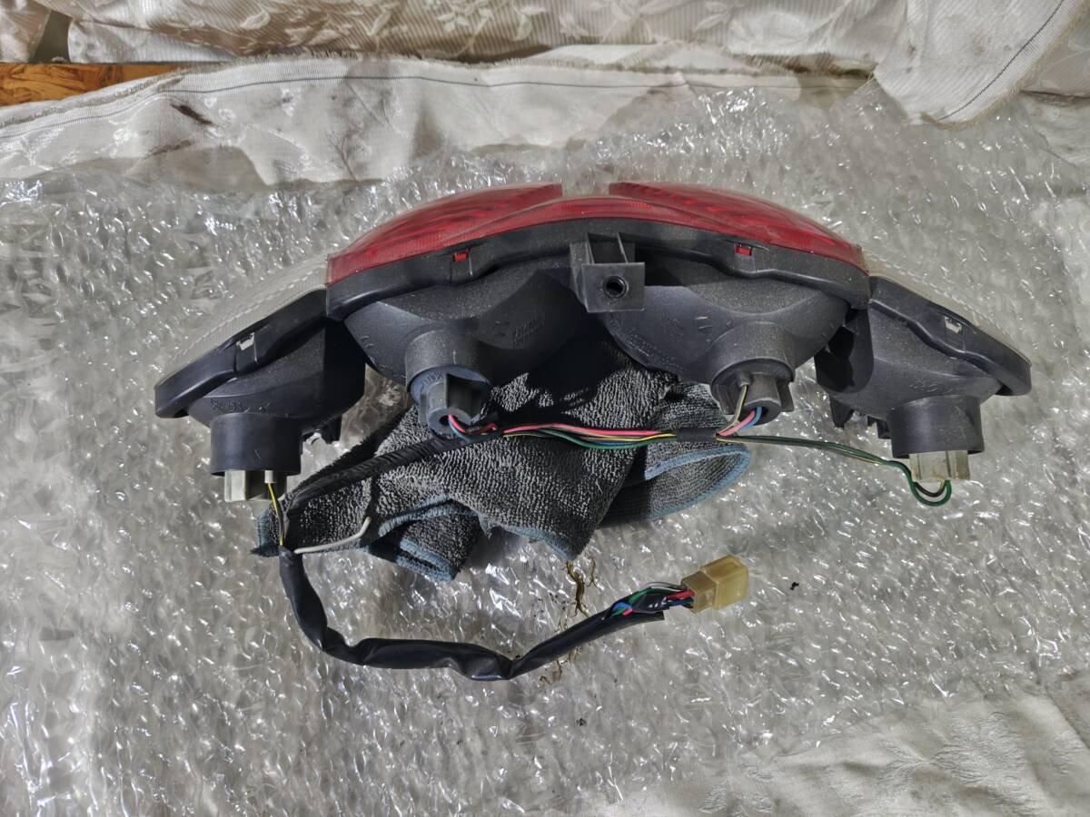 ★ＺＺＲ１２００★ＺＸＴ２０Ｃ　純正テールランプ　中古