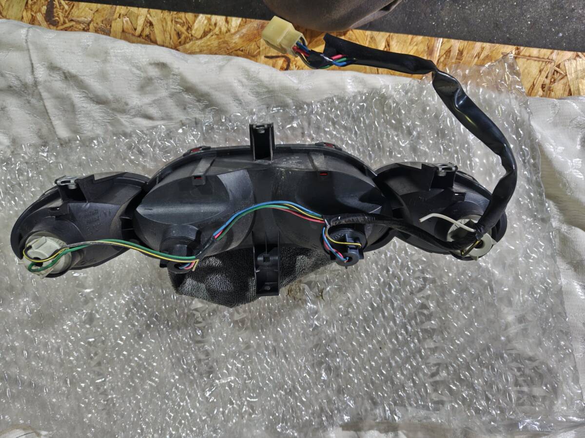 ★ＺＺＲ１２００★ＺＸＴ２０Ｃ　純正テールランプ　中古