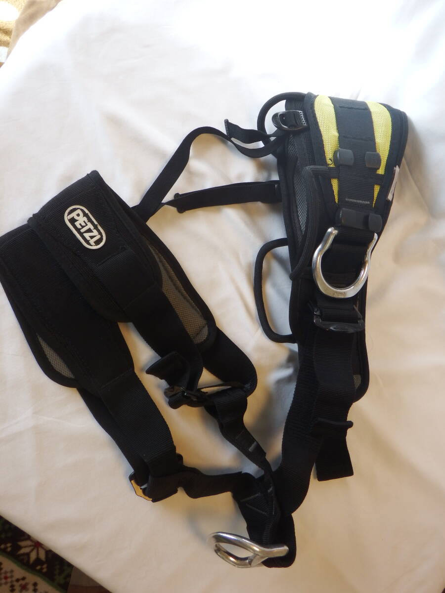 Petzl ペツル NAVAHO SIT ナバホ シット ハーネス 付属品多数 Petzl ペツル NAVAHO SIT ナバホ シット ハーネス 付属品多数