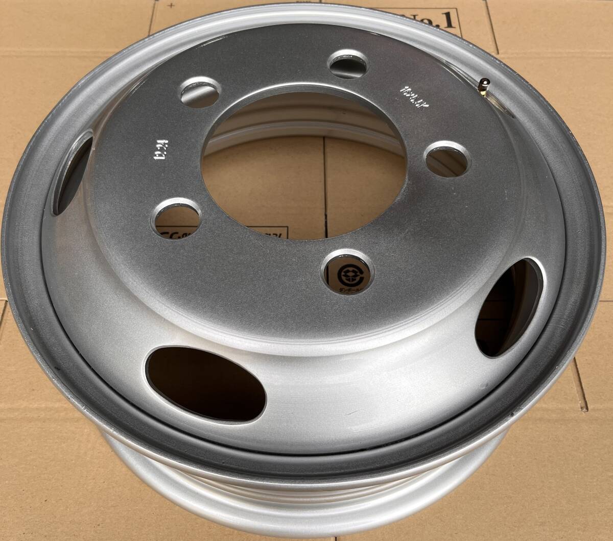 スチールホイール★いすゞエルフ用 16インチ　PCD203.2ｍｍ　オフセット116ｍｍ