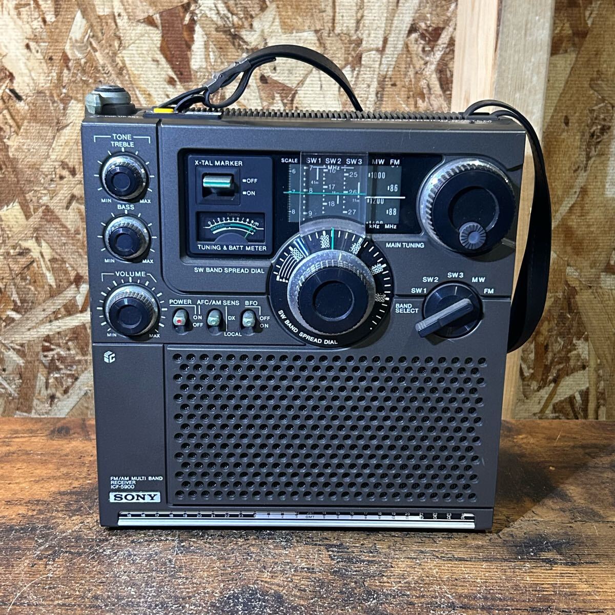 Sony ICF-5900 FM/AM Multi Band Short Wave Radio Receiver Sony ICF-5900 FM/AM Multi Band Short Wave Radio Receiver
