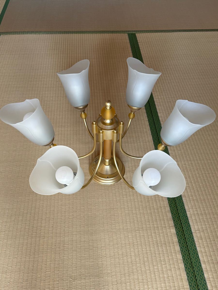天井照明 居間 レストラン兼用　コイズミ　シャンデリア　6灯　照明　ライト　オシャレ　通電済