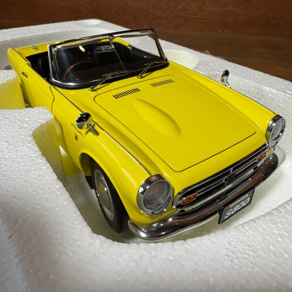 未展示品　オートアート1/18 ホンダS800 イエロー