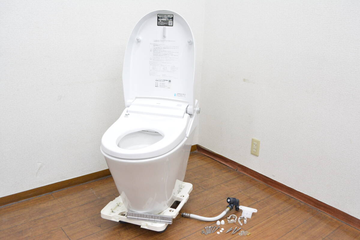 17000円 【引取限定/福岡市博多区】中古 2021年製 LIXIL タンク 17000円 【引取限定/福岡市博多区】中古 2021年製 LIXIL タンク