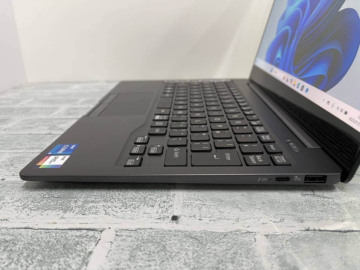 富士通 LIFEBOOK CH90/E3 有機ELディスプレイ Intel Core i5-1135G7 メモリ8GB+SSD512GB 13.3型FHD 顔認証 Office付 Win11 送料無料 N7J862