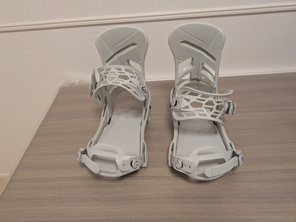 美品3時間使用のみ！Mサイズグレー2025BURTONバートン Mission Re:Flex ミッションリフレックス 105461スノーボードメンズ日本正規(guī)品
