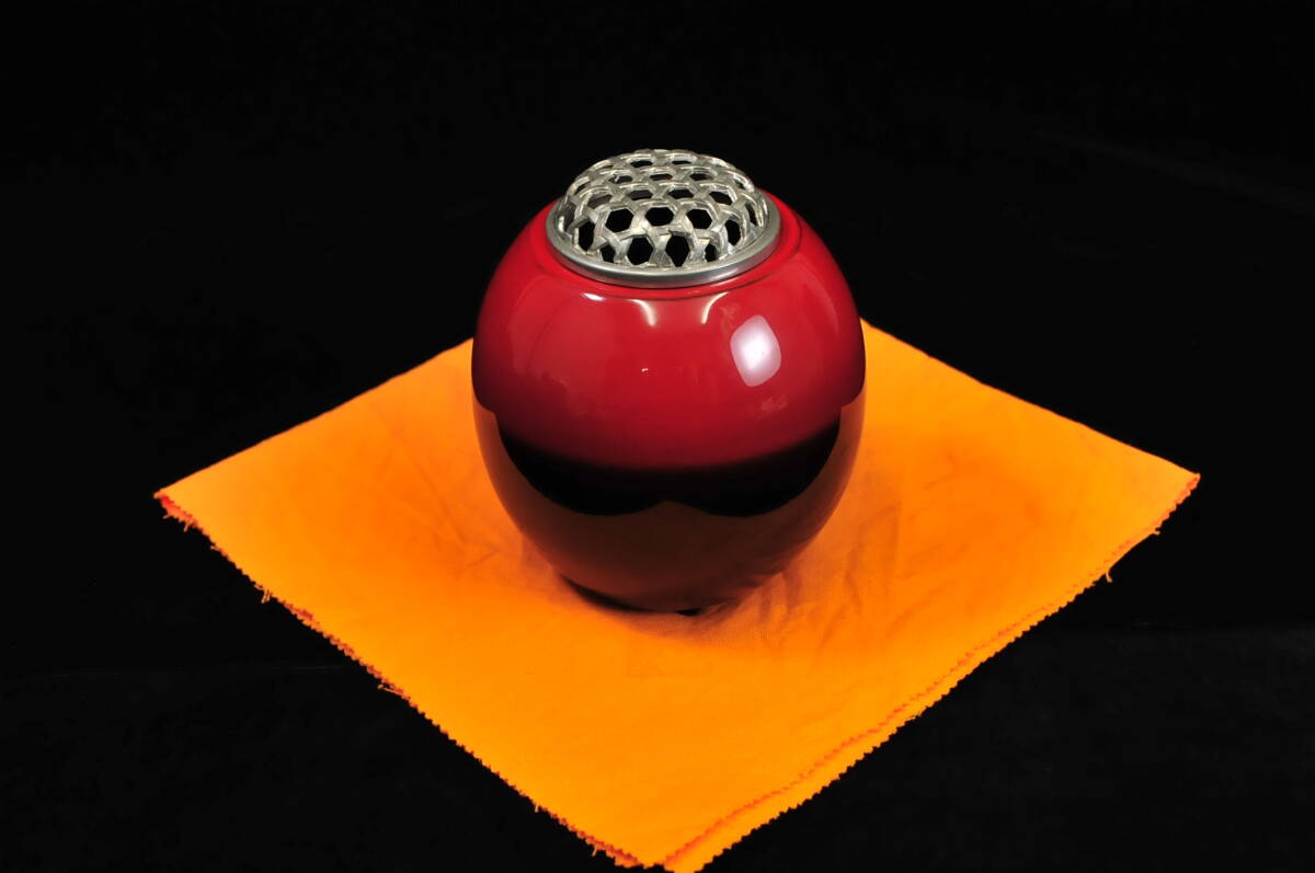 真作】 笹谷輪秀堂(塗師 秀峰) 『輪島塗 飾香炉』 共布共箱 真作】 笹谷輪秀堂(塗師 秀峰) 『輪島塗 飾香炉』 共布共箱