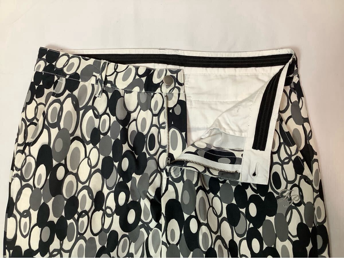 Fairy Powder フェアリーパウダー // 総柄 刺繍 ストレッチ ゴルフウェア ツータック パンツ・スラックス・サイズ 32 _画像5