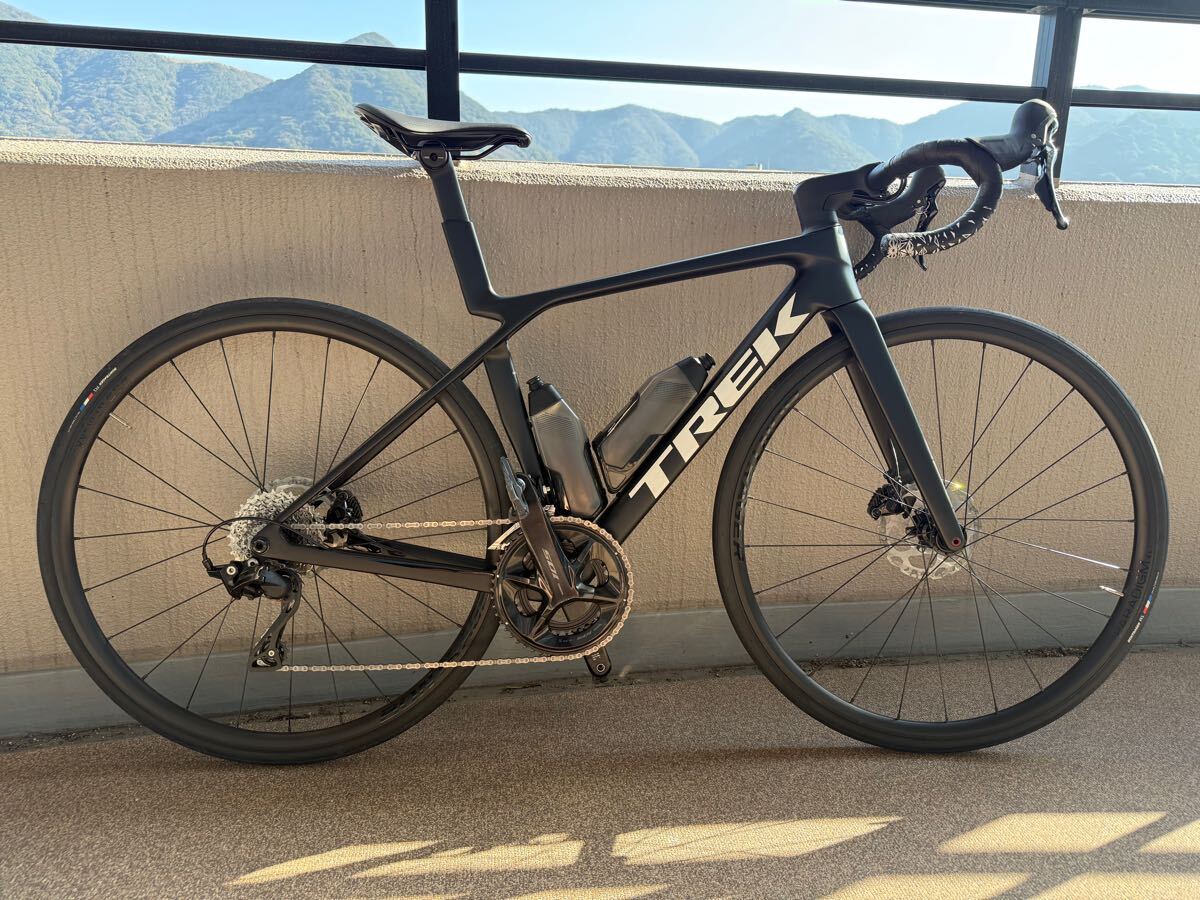Yahoo!オークション - TREK Madone SL5 Gen8 ブラック 超美品 Yahoo!オークション - TREK Madone SL5 Gen8 ブラック 超美品