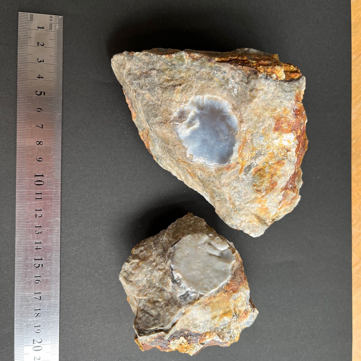 北海道紋別産球顆流紋岩 ふたつで1155g オパール 玉髄 蛋白石 北海道紋別産球顆流紋岩 ふたつで1155g オパール 玉髄 蛋白石