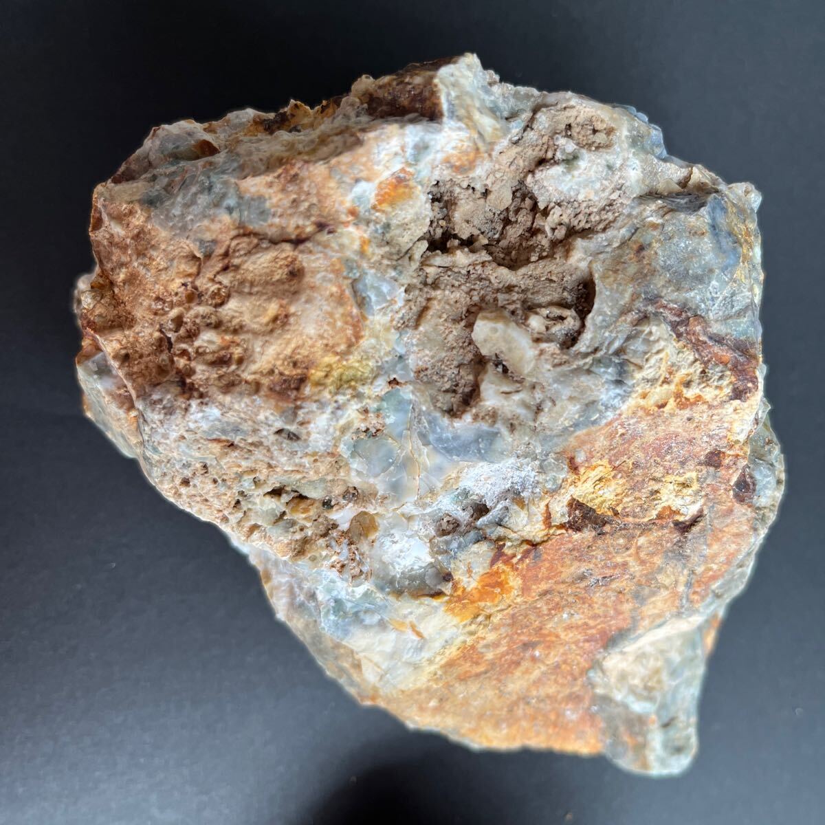 北海道紋別産球顆流紋岩 ふたつで1155g オパール 玉髄 蛋白石 北海道紋別産球顆流紋岩 ふたつで1155g オパール 玉髄 蛋白石