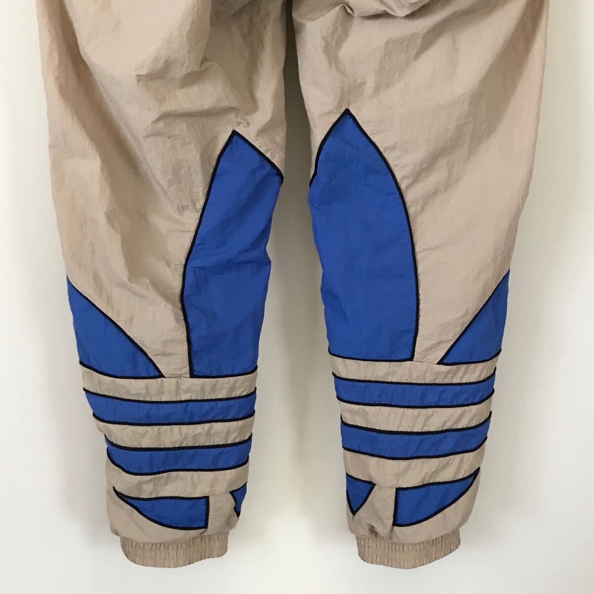 adidas アディダス ビッグトレフォイル/アウトライン/ウーブン adidas アディダス ビッグトレフォイル/アウトライン/ウーブン