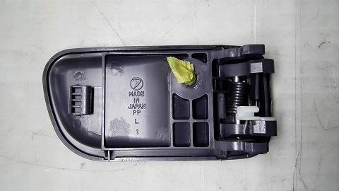 サンバー LE-TT2 左ドアインナーハンドル 　純正品番61051KE010NR 管理番号AB9895_画像3