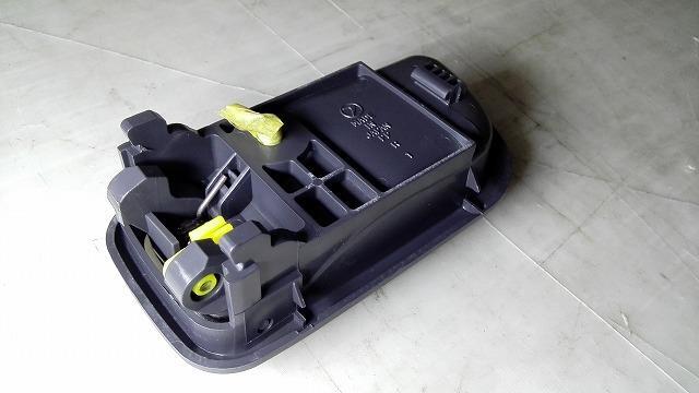 サンバー LE-TT2 右ドアインナーハンドル 　純正品番61051KE000NR 管理番号AB9896_画像4